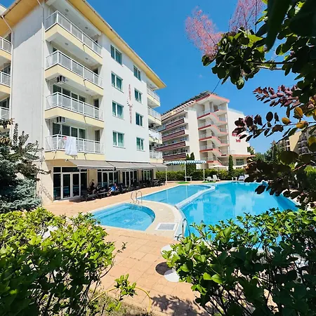 Sunny House 303 Two Bedroom Апартамент Слънчев бряг