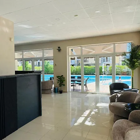 Sunny House 303 Two Bedroom Апартамент